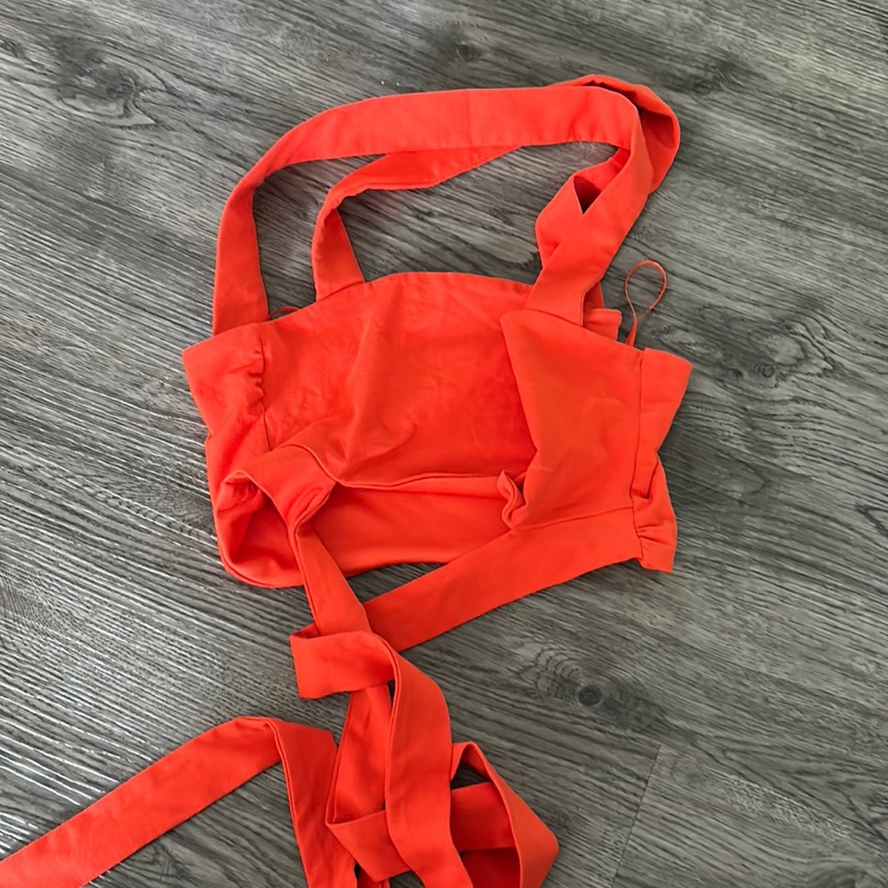 Super down tie crop top